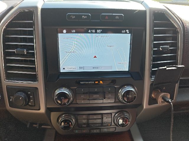 2019 White Platinum Metallic Tri-Coat Ford F-150 King Ranch 4X4 Truck