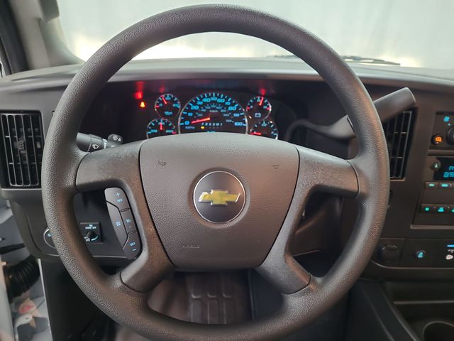2026 – Chevrolet – Express 3500