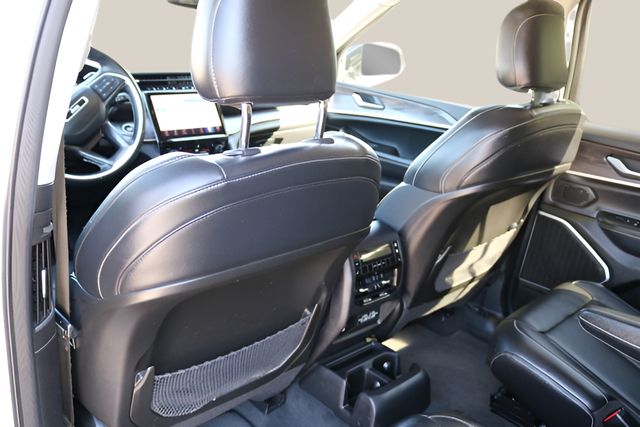 Used Car 2022 Jeep Grand Cherokee L  Limited For Sale Under $35,000 In Austin, Texas