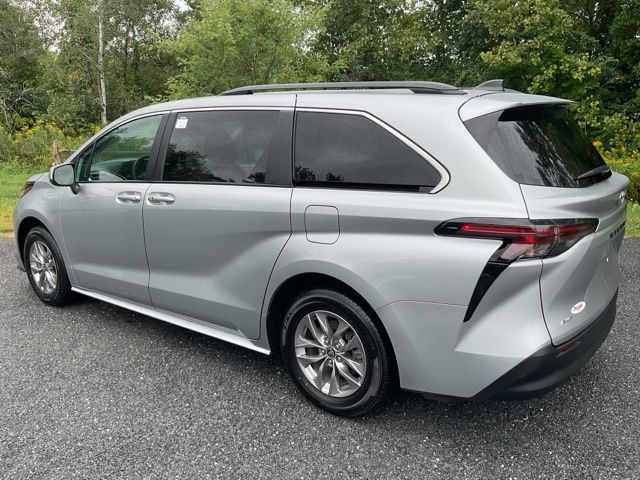 Used 2025 Toyota Sienna Van