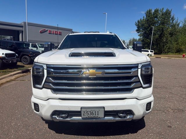 2024 Iridescent Pearl Tricoat Chevrolet Silverado 2500HD High Country 4X4 Truck