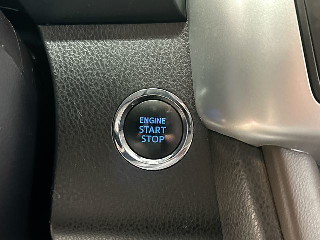 2019 Toyota Highlander XLE Red at Subaru and VW of Moon Township