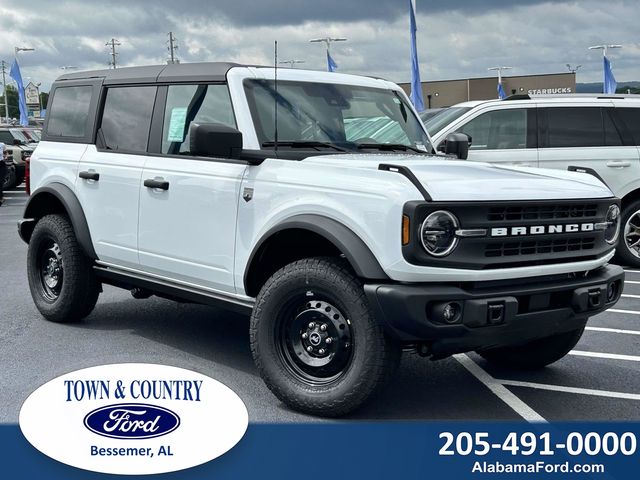 Oxford White 2026 Ford Bronco SUV / Crossover Four-Wheel Drive Automatic