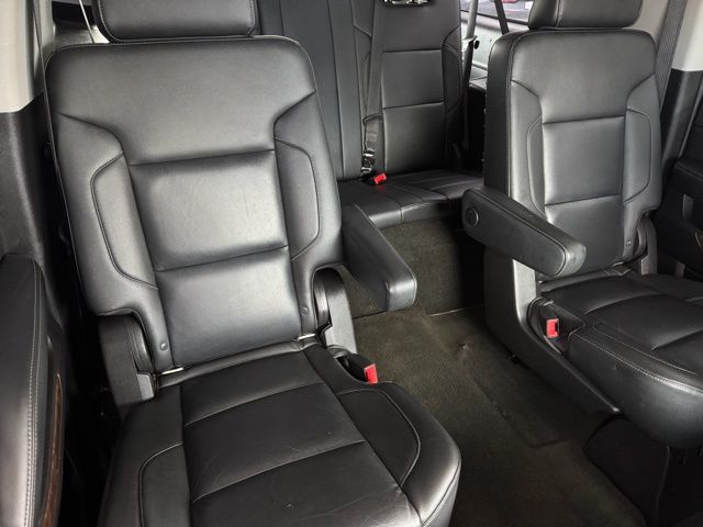 2018 Chevrolet Suburban LT photo