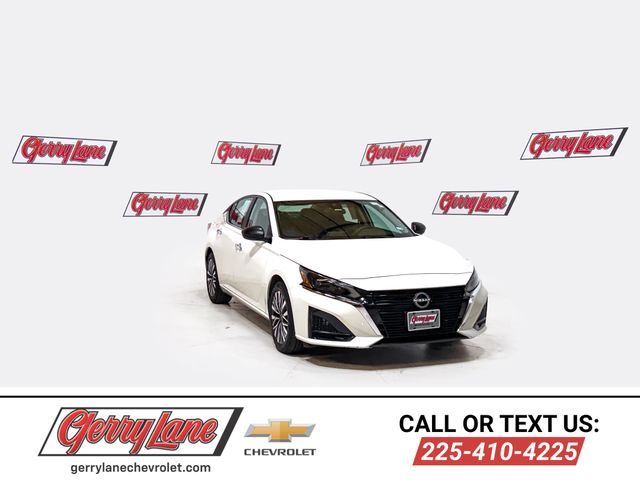 Glacier White 2025 Nissan Altima 2.5 SV FWD Sedan Front-Wheel Drive Continuously Variable Transmission