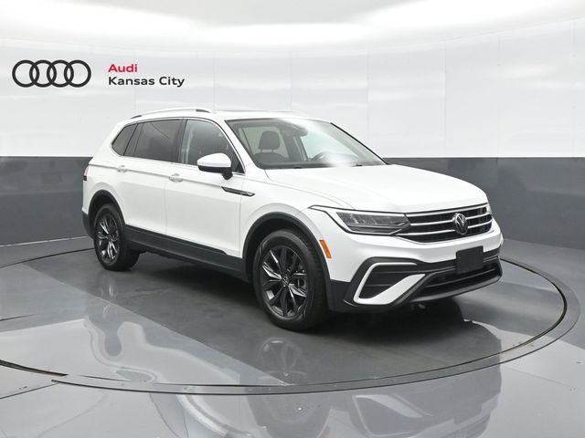 Opal White Pearl 2023 Volkswagen Tiguan SUV / Crossover Front-Wheel Drive 8-Speed Automatic
