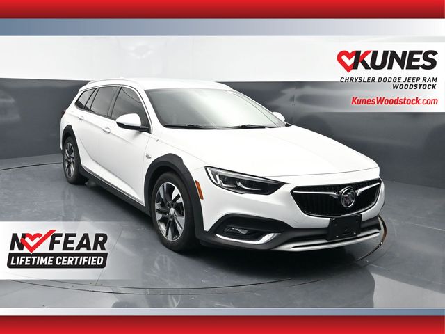 2018 Buick Regal TourX Essence