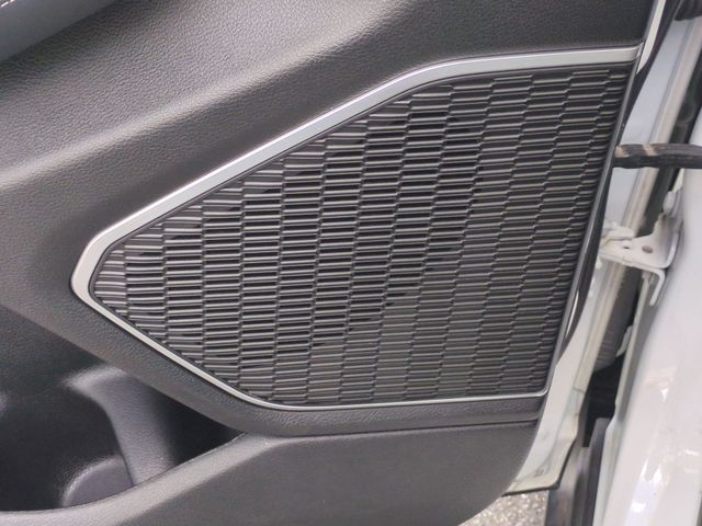 Used 2022 White Jeep Altitude image 15