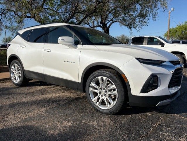 White (Iridescent Pearl Tricoat) 2022 Chevrolet Blazer 3LT FWD SUV / Crossover Front-Wheel Drive 9-Speed Automatic Overdrive