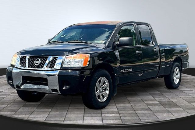 Galaxy Black Metallic 2008 Nissan Titan SE Crew Cab Pickup Truck 4X2 5-Speed Automatic