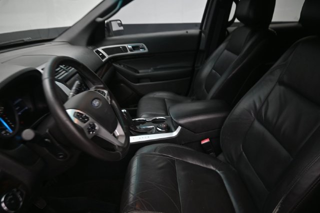 Used 2014 Silver Ford Limited image 17