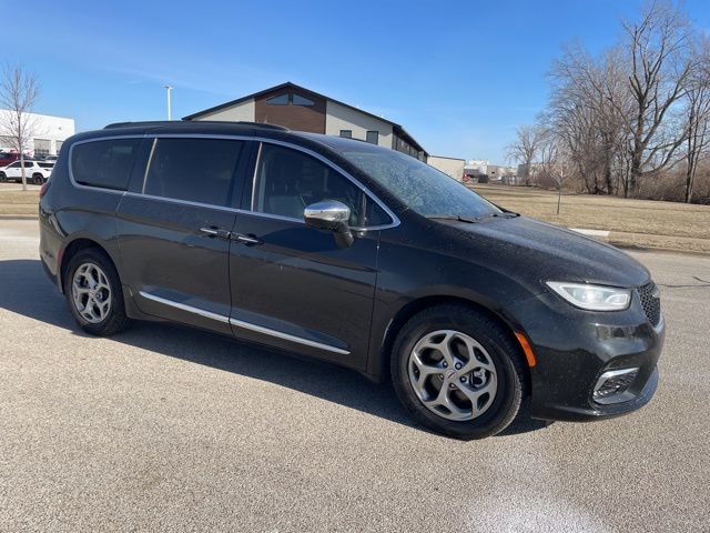 2023 Chrysler Pacifica Limited FWD