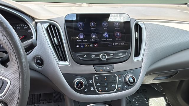 Used 2025 White Chevrolet LT image 25
