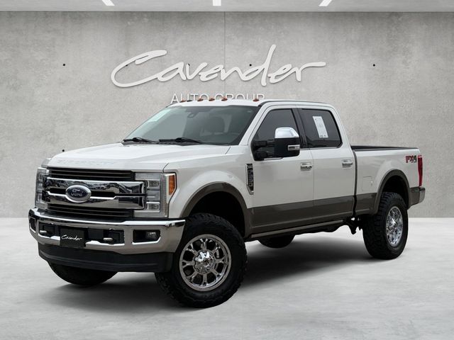 White Platinum Metallic Tri-Coat 2018 Ford F-250 Super Duty King Ranch Crew Cab 4WD Pickup Truck Four-Wheel Drive 6-Speed Automatic