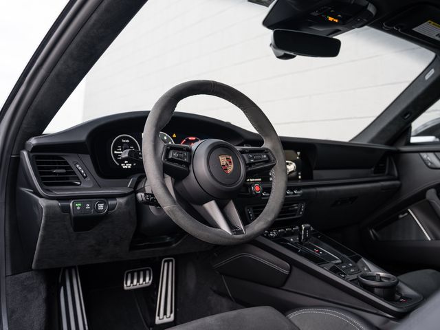 Certified Used 2025  Porsche Carrera 4 GTS image 4
