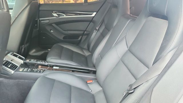 2016 Porsche Panamera