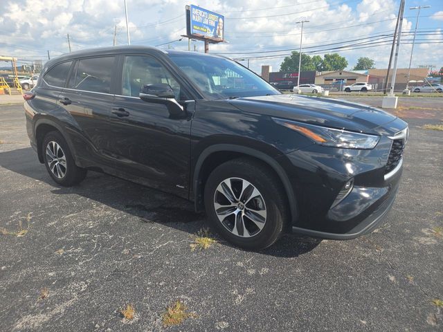 Used 2024 Toyota Highlander Hybrid SUV