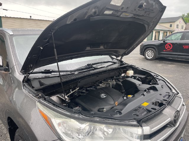 Used 2017 Toyota Highlander SUV
