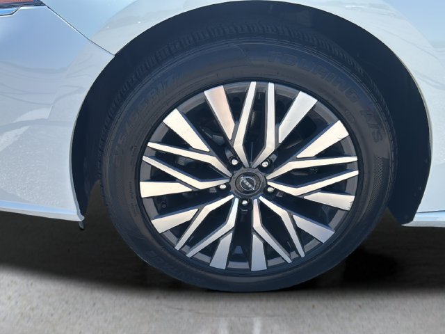 Used 2025 Nissan Altima Sedan