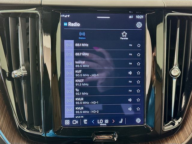 Thumbnail: 2023 Volvo XC60 - 15