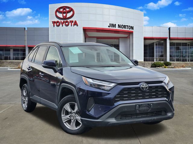 2024 Toyota RAV4 XLE's photo