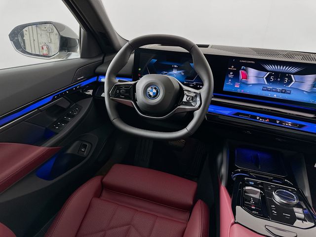 2025 BMW i5 xDrive40 24