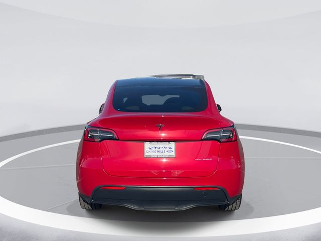 View vehicle photo 5