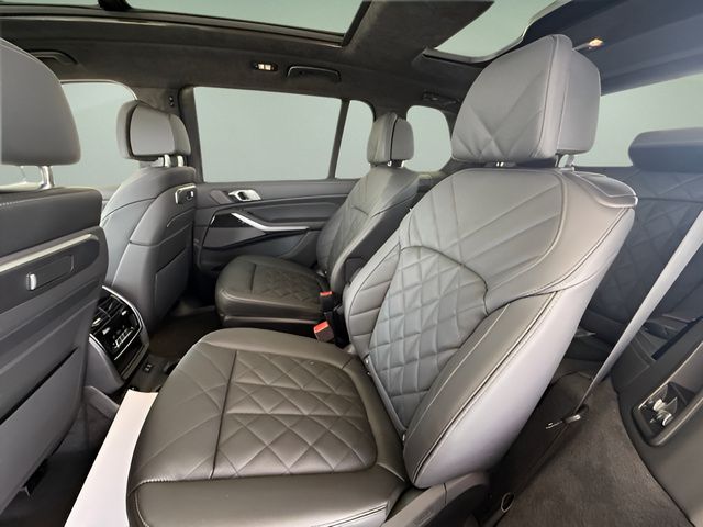 2026 BMW X7 40i - Photo 27