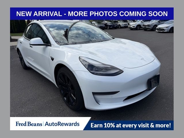 White 2021 Tesla Model 3 Standard Range Plus RWD Sedan Rear-Wheel Drive 1-Speed Automatic