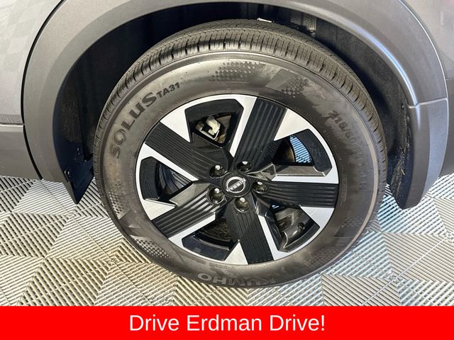 Used 2025 Nissan Kicks SUV