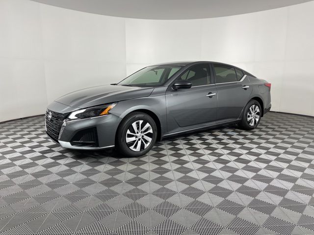 2025 Gun Metallic Nissan Altima 2.5 S FWD Sedan