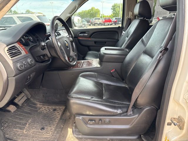 2013 White Diamond Clearcoat Chevrolet Suburban 1500 LTZ 4X4 SUV