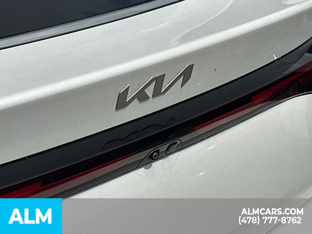 New 2025 Snow White Pearl Kia EX image 8