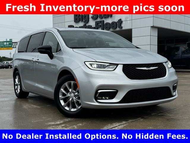 2026 Chrysler Pacifica Limited Silver at Mac Haik CDJR North Houston