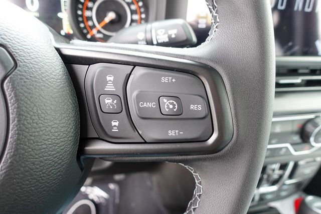 new 2025 Jeep Gladiator car, priced at $43,625