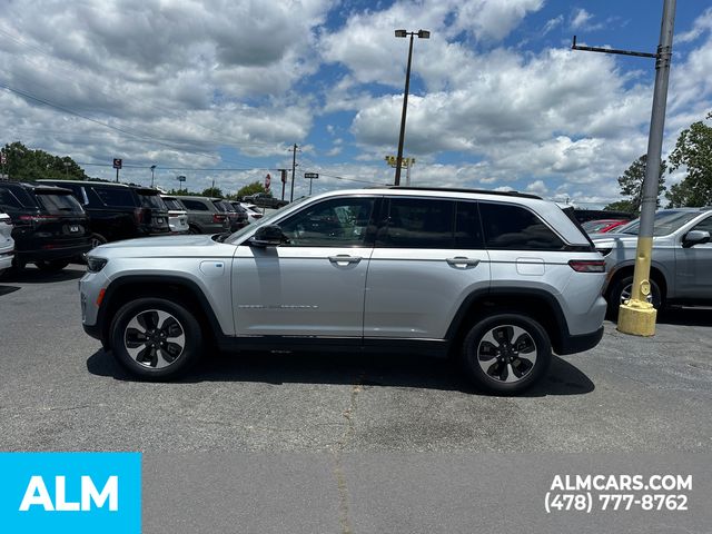 Used 2024 Silver Jeep 4xe image 9