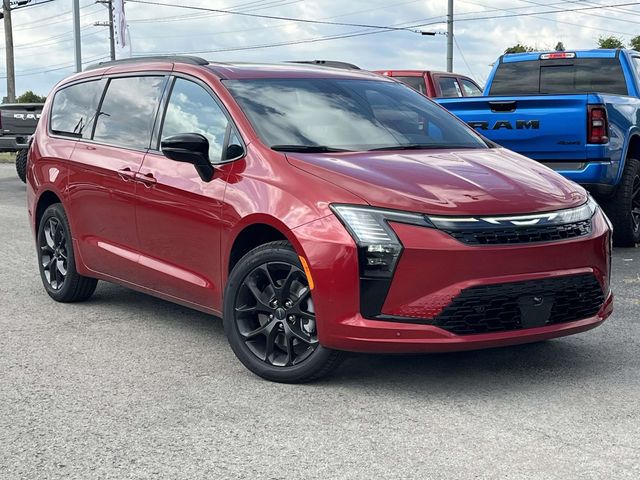2027 Chrysler Pacifica Limited