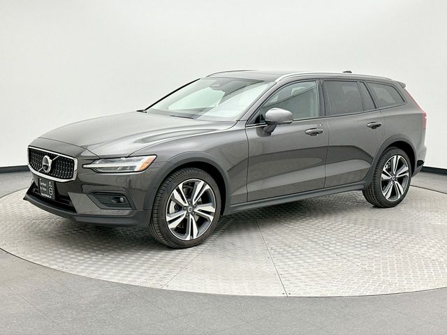 2025 Volvo V60 Cross Country B5 Plus AWD