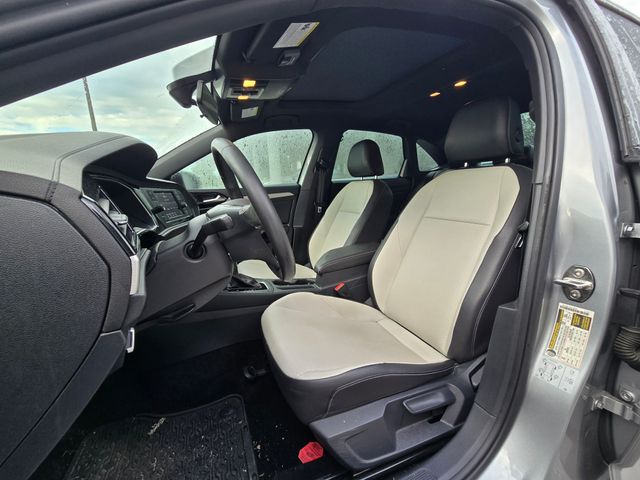 2021 Silver Volkswagen Jetta R-Line FWD Sedan