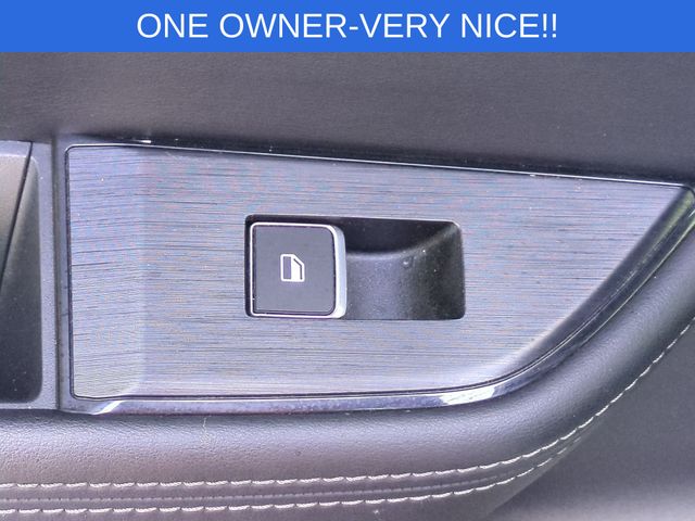 Used 2023 White Nissan Platinum image 31