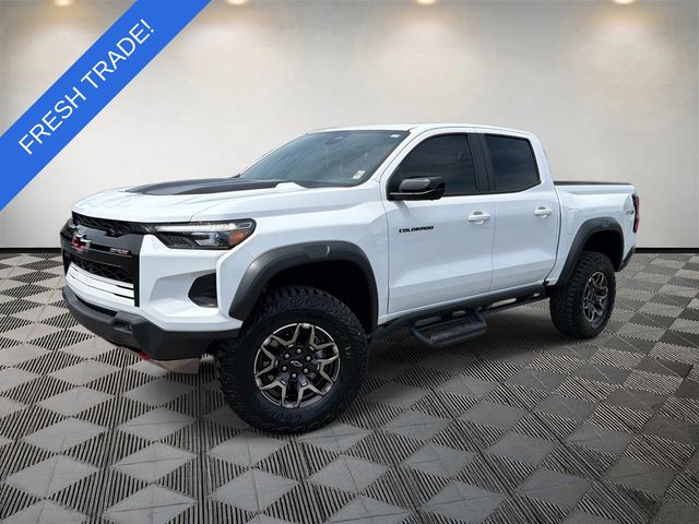 Summit White 2023 Chevrolet Colorado ZR2 Crew Cab 4WD Pickup Truck Four-Wheel Drive 8-Speed Automatic