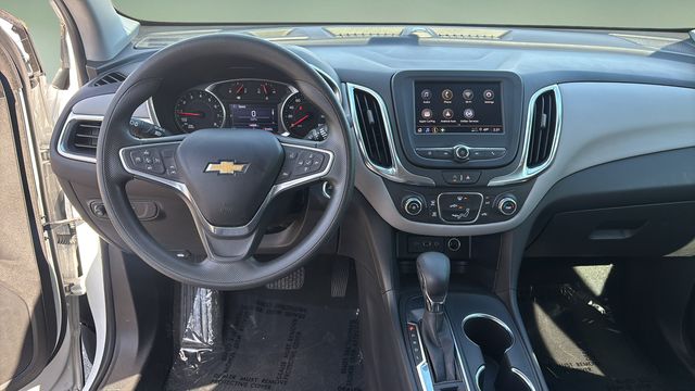 Used 2022 White Chevrolet LS image 9