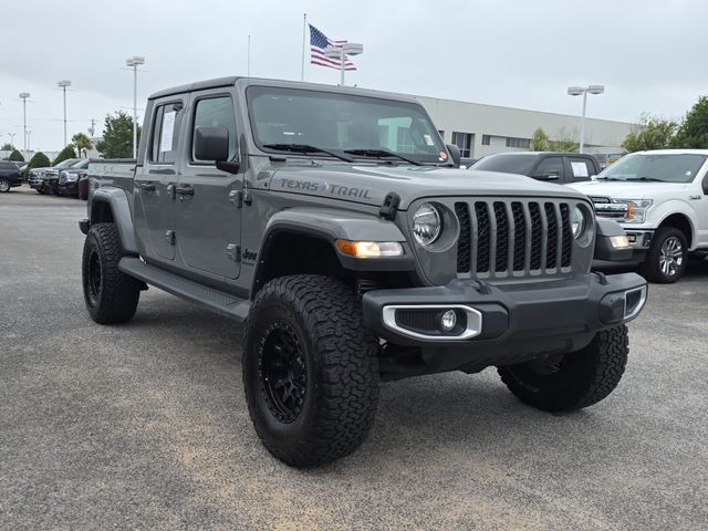 Gray Clearcoat 2023 Jeep Gladiator Pickup Truck Four-Wheel Drive 8-Speed Automatic