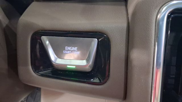 Used 2025 GMC Yukon XL SUV