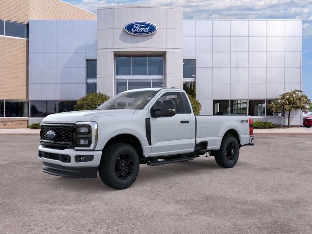 Oxford White 2026 Ford F-350 Super Duty Pickup Truck Four-Wheel Drive Automatic