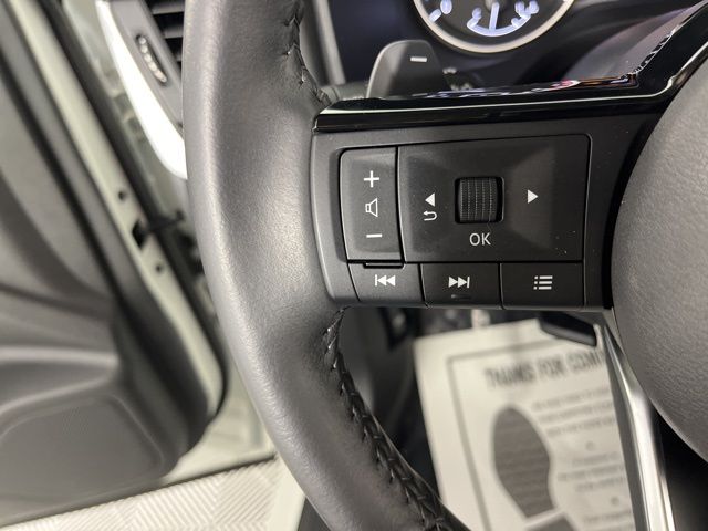2023 Pearl White Tricoat Nissan Rogue SV FWD SUV
