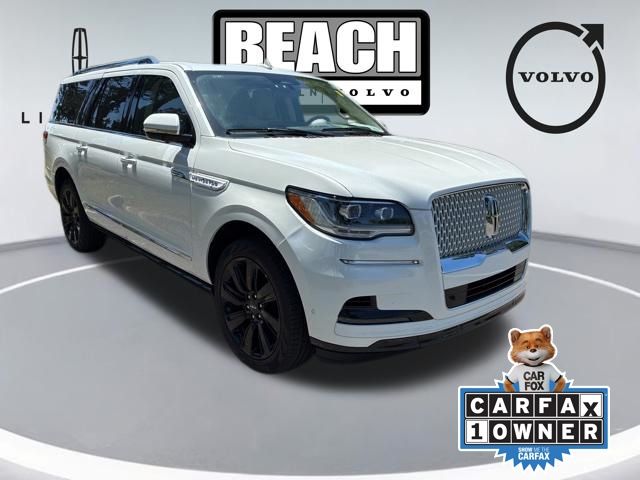 White Metallic 2024 Lincoln Navigator SUV / Crossover Four-Wheel Drive Automatic