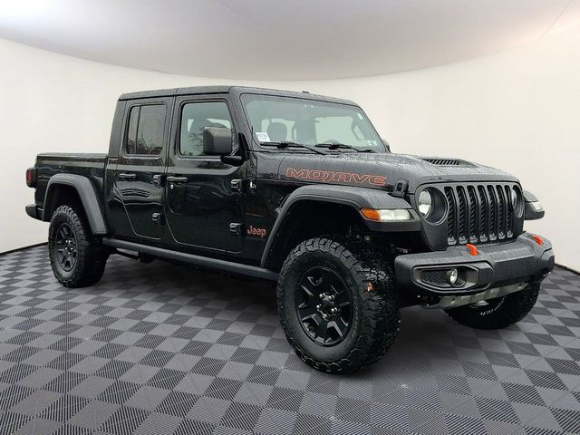 Black Clearcoat 2022 Jeep Gladiator Mojave Crew Cab 4WD Pickup Truck Four-Wheel Drive 8-Speed Automatic