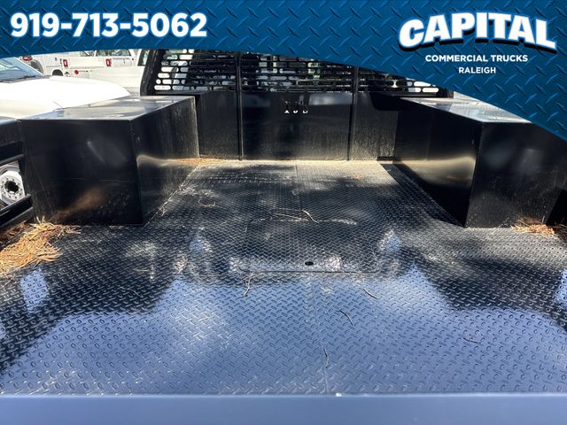 New 2025 Oxford White Ford F-450® XL image 16