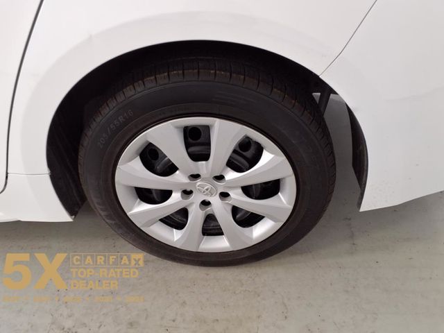 2023 Toyota Corolla LE photo